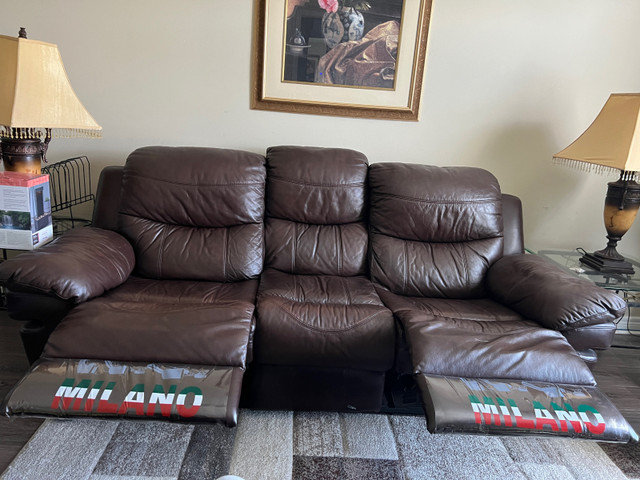100% AUTHENTIC ITALIAN LEATHER SOFA & ARMCHAIR RECLINER SET in Chairs & Recliners in Markham / York Region - Image 3