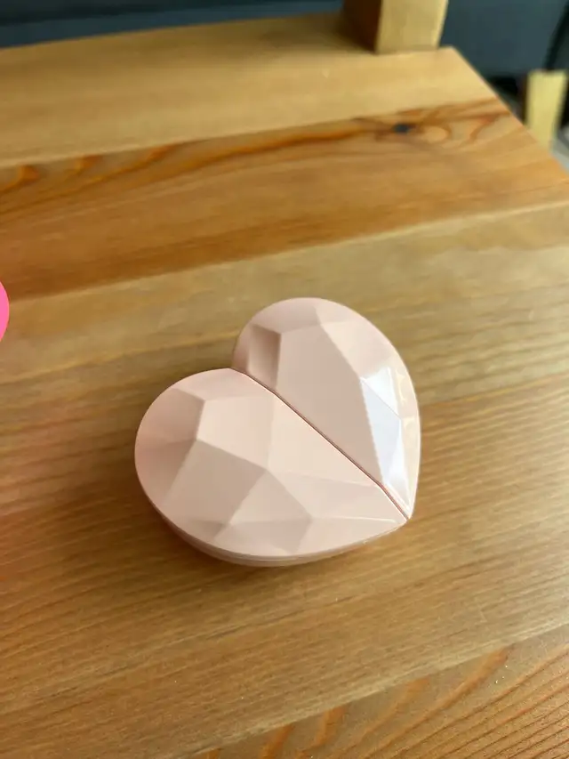 *New* Bluetooth Wireless Headphone Heart Shaped in Headphones in Medicine Hat - Image 4
