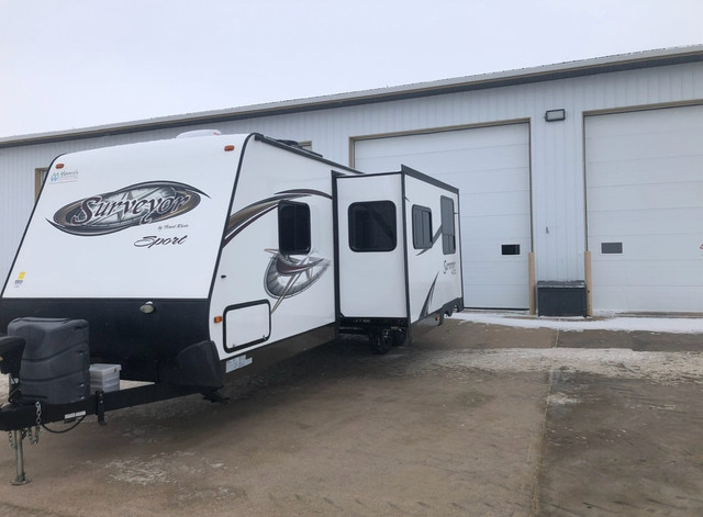 2013 Surveyor Sport by Forest River in Travel Trailers & Campers in Regina - Image 2