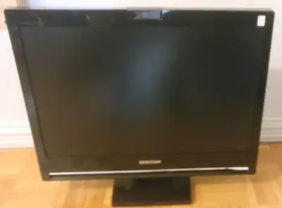 22-inch monitor with 1680 x 1050 resolution and 16:10 widescreen aspect ratio DVI-D and VGA input Bu...