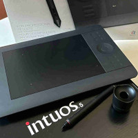 Wacom Intuos 5 touch graphic drawing tablet