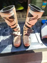 Dirt bike boots 
