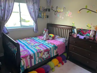 Ensemble de chambre pour enfants – Lits évolutifs et commodes, View more