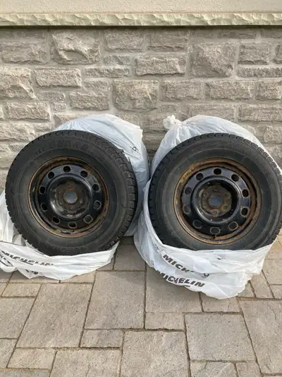 Tire Size: 245 / 70R17 Set of 4 From GM vehicle
