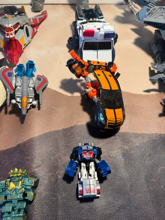 TRANSFORMER COLLECTION, LOT SALE, INCLUDED VINTAGE G1 READ ADD in Toys & Games in City of Montréal - Image 5