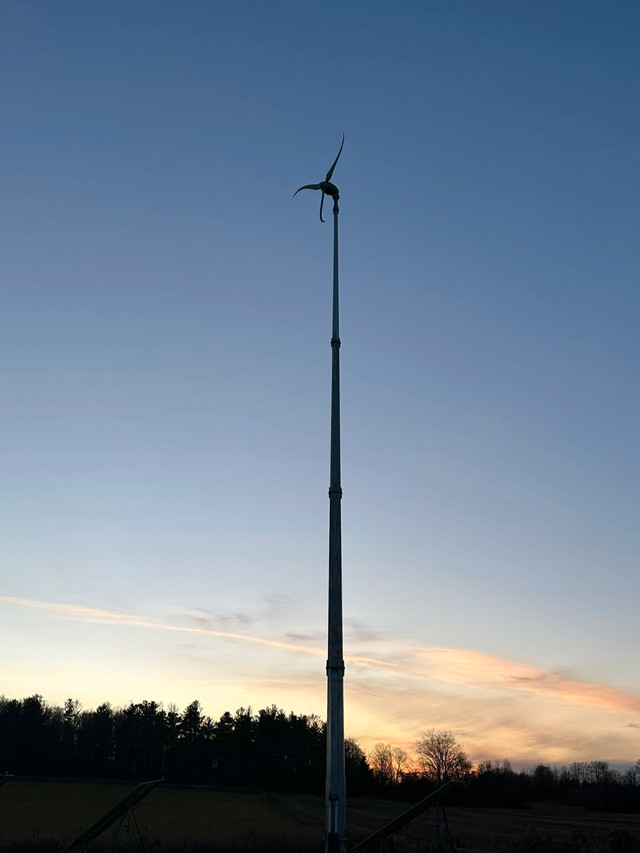 USED/REFURBISHED SKYSTREAM 3.7 WIND TURBINE with 45 foot tower. in Other in Markham / York Region - Image 2