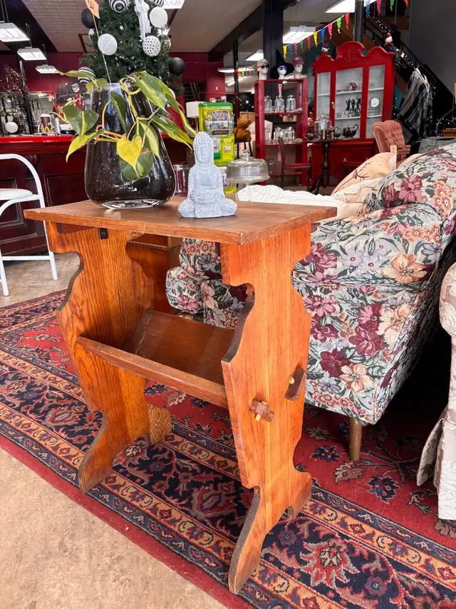Vintage Solid Wood Side Table in Other Tables in Thunder Bay - Image 2