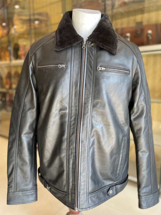 SCOVILLE’s Men’s leather jacket with fur  in Men's in Hamilton - Image 2