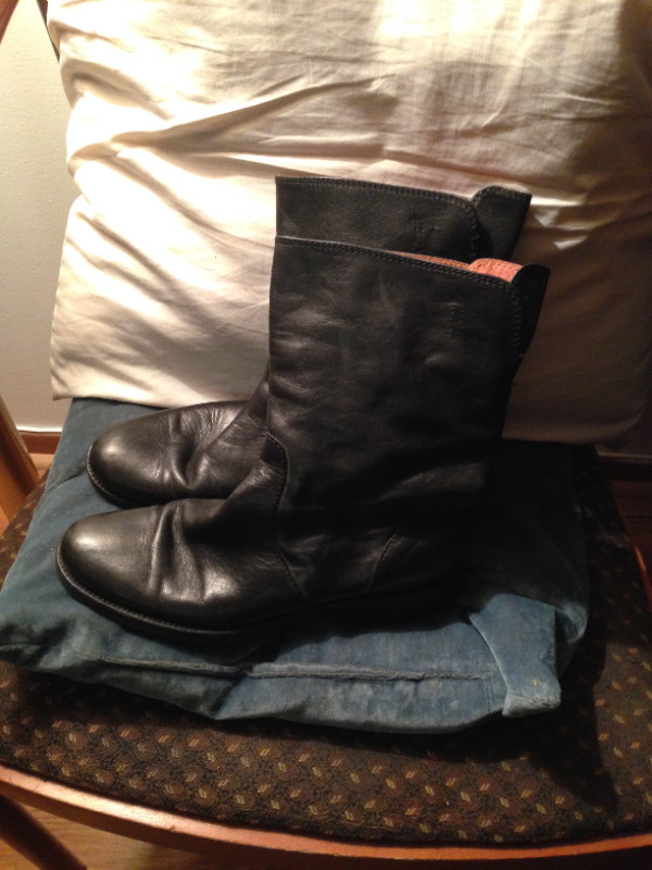 sz 8.5 j crew boots $6 in good condition in Women's - Shoes in City of Halifax