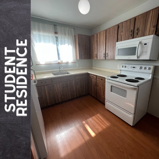 Student Residence Near Fleming College Room Rentals & Roommates