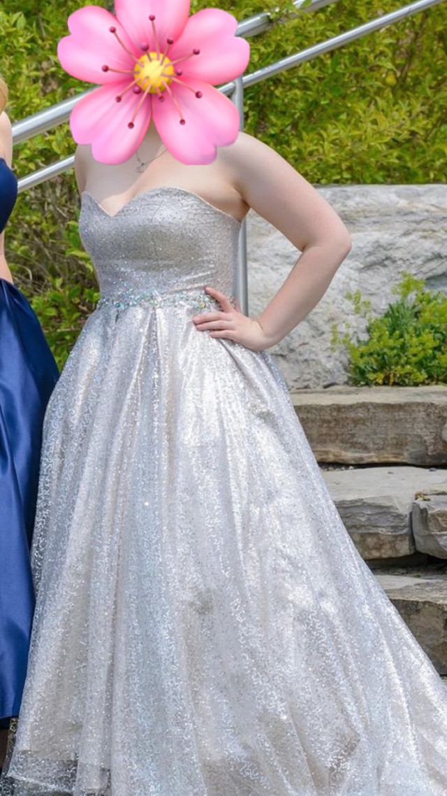 Prom dress in Women's - Dresses & Skirts in Chatham-Kent