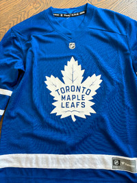 Brand New Toronto Maple Leafs Home  Youth Jersey, size L/XL