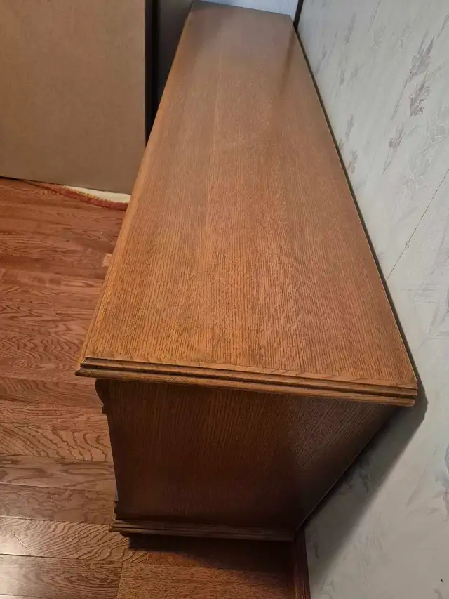 China Cabinet-Vintage- in Hutches & Display Cabinets in Muskoka - Image 6