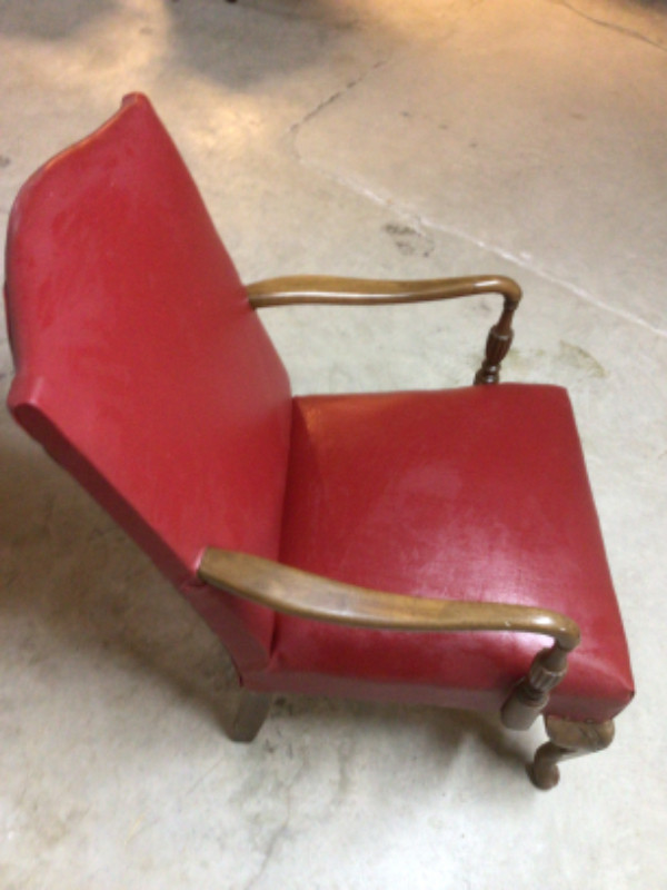 Red faux leather wooden reading chair in Chairs & Recliners in Ottawa - Image 2