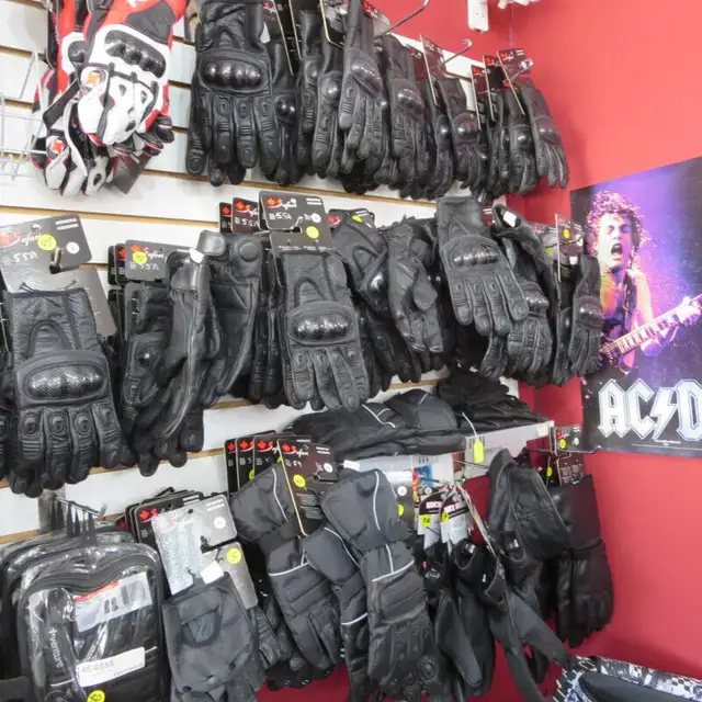Leather Motorcycle Gloves Assorted Styles - RE-GEAR Oshawa in Men's in Oshawa / Durham Region - Image 4