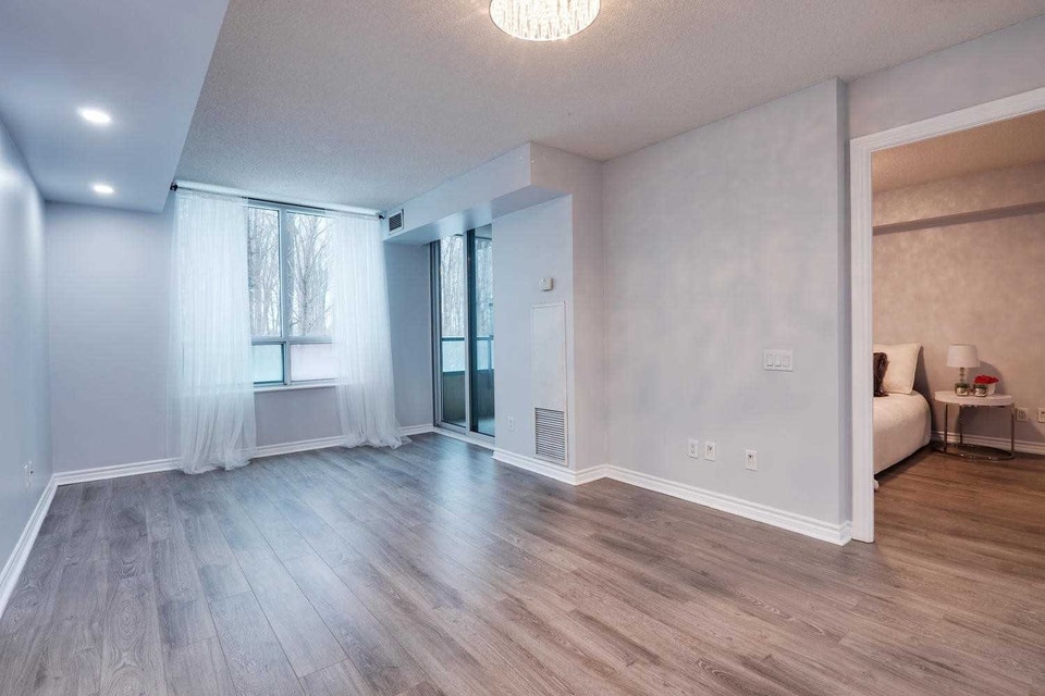 High-Rise Apartment for Rent 4