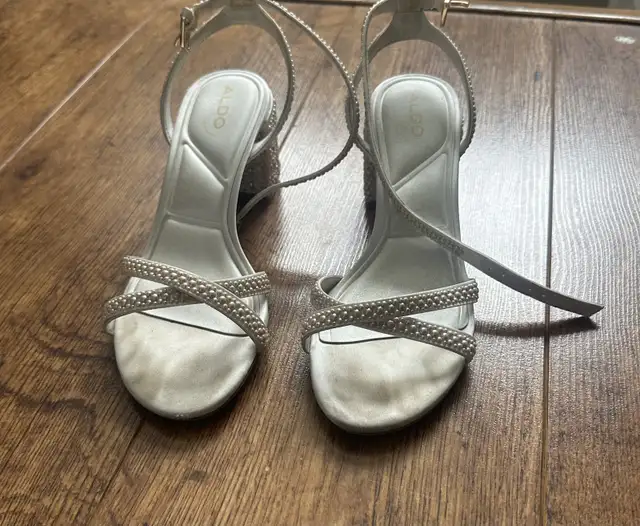 Women’s shoes  in Women's - Shoes in Ottawa - Image 3