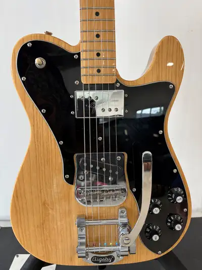 Fender Limited Edition '72 Telecaster Custom with Bigsby!, View more