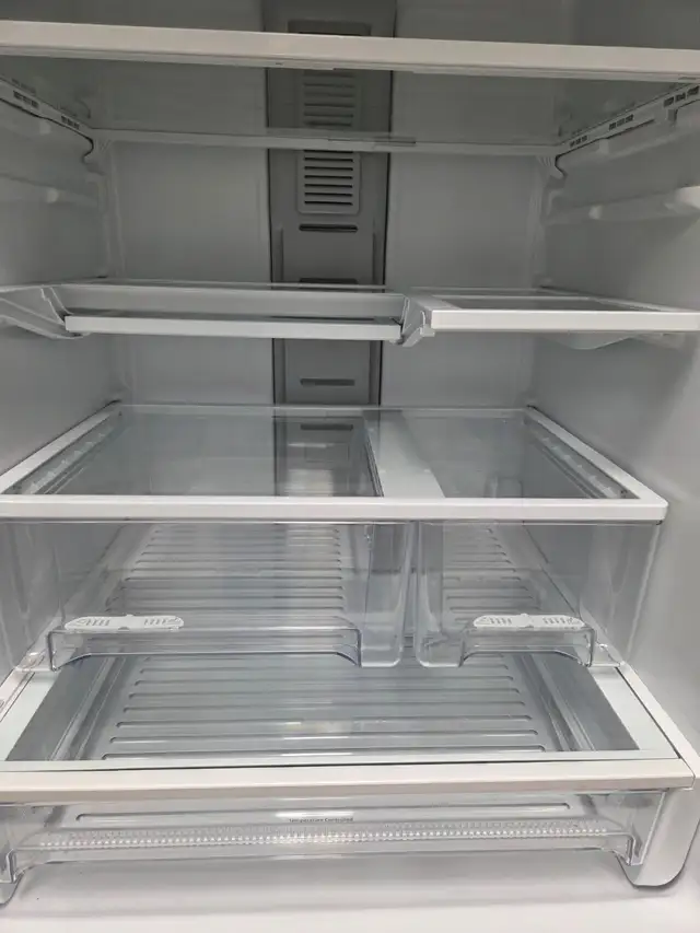 Whirpool 30 Inch stainless Steel Fridge in Refrigerators in City of Halifax - Image 4