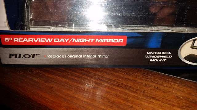 Pilot 8" rearview day/night mirror - NEW in Other Parts & Accessories in Sarnia - Image 4