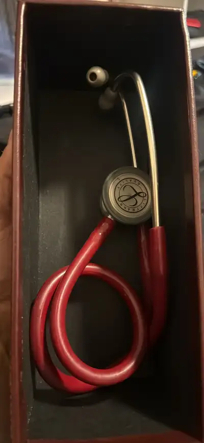 This pre-owned 3M Littmann Stethoscope is a reliable medical instrument designed for accurate auscul...