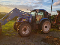 Ts115 A new Holland tractor