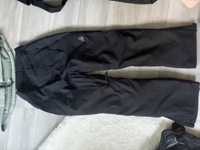 Ripzone Women's Snow Pants Black -Size M (8-10) -Worn once
