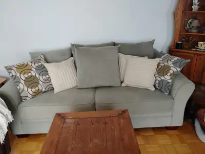 CANAPÉ À DONNER., View more