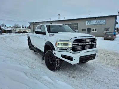 2022 ram 3500 Larmie cummins 174000km , transferable warrenty to 200k, gun metal fab front bumper wi...