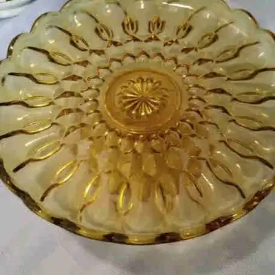 Assiette à gâteau 15$ sur pied, View more