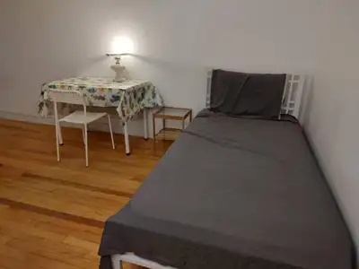 chambre tt inclue, meublée, électricité+chauffage, eau chaude, internet(wifi de base) ,près du métro...