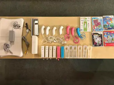Nintendo WII Console, accessoires et jeux, View more