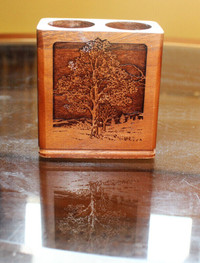 Oak Tree Pattern Wooden Pen Holder