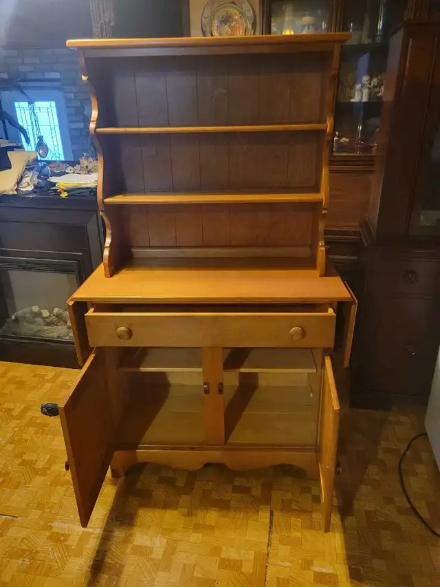 Solid Pine Hutch in Hutches & Display Cabinets in Chatham-Kent - Image 3