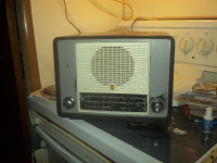 tres beau radio a onde courte de marque philips