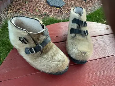 women’s seal skin boots, size6, View more