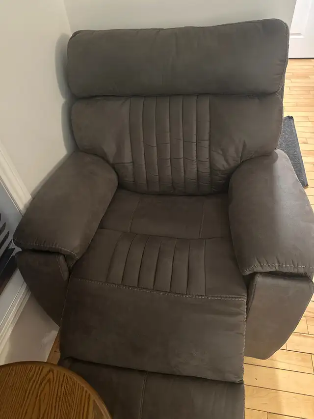 Ensemble de canapé en cuir in Couches & Futons in Laval / North Shore - Image 6