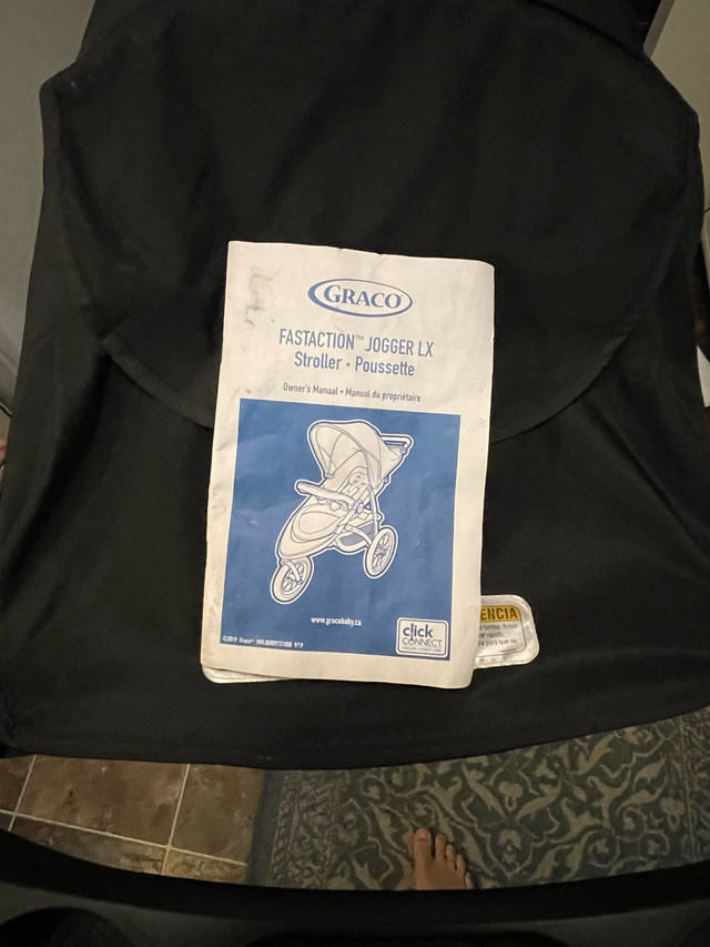 Graco Fastaction Jogger LX in Strollers, Carriers & Car Seats in Saskatoon - Image 3