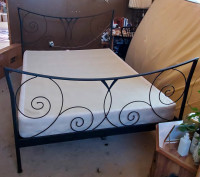 Queen bedframe and boxspring