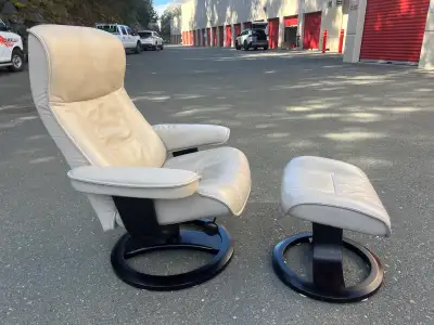 Purchased at scan designs around 2 years ago Excellent condition from non smoking no pets home. Was...