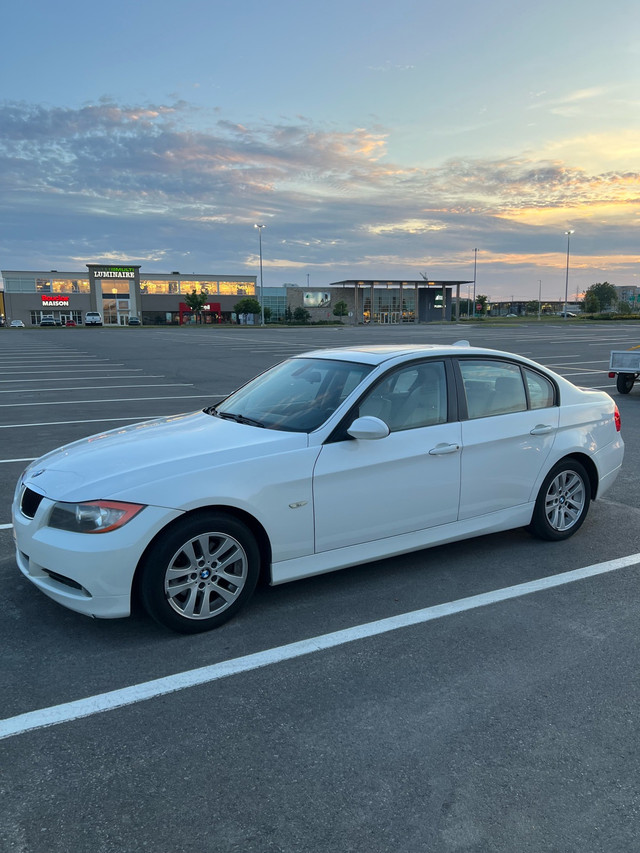 bmw serie 3 328i dans Autos et camions  à Ville de Montréal - Image 3