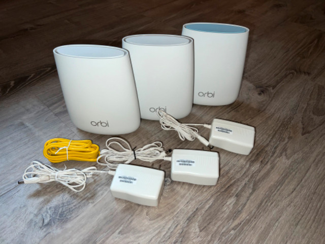 Orbi mesh router system in Networking in Comox / Courtenay / Cumberland