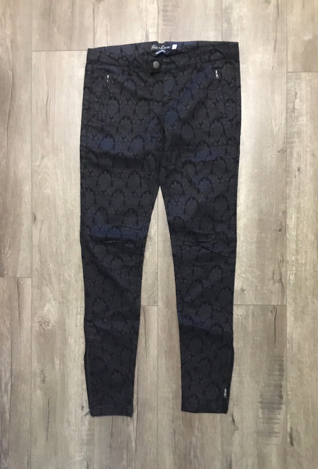 Women’s  Black Pants ,Capri, Leggings - small in Women's - Bottoms in Kitchener / Waterloo