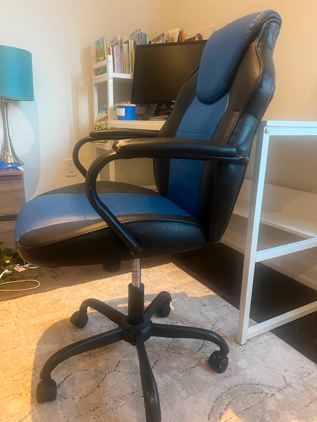 White 46” Desk with Attached Bookshelf – $150 in Desks in Mississauga / Peel Region - Image 2
