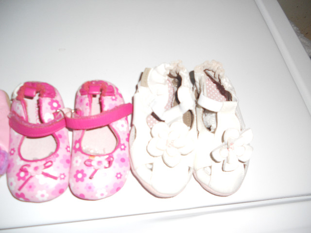 Robeez girls  shoes size 6 - 12 months in Clothing - 9-12 Months in Kitchener / Waterloo - Image 3