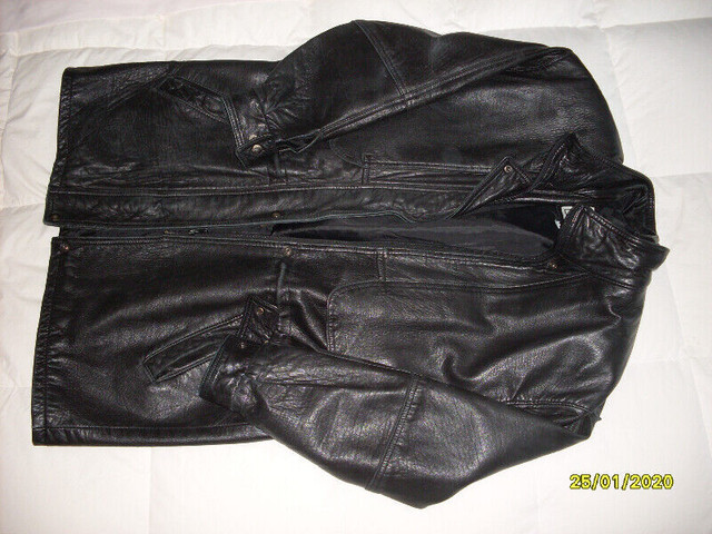 Manteau femme en cuir BOVINES G/L. dans Femmes - Hauts et vêtements d'extérieur  à Longueuil/Rive Sud