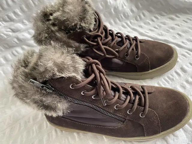 Women’s Cougar Brown Suede Leather Boots *new in Women's - Shoes in City of Toronto - Image 3