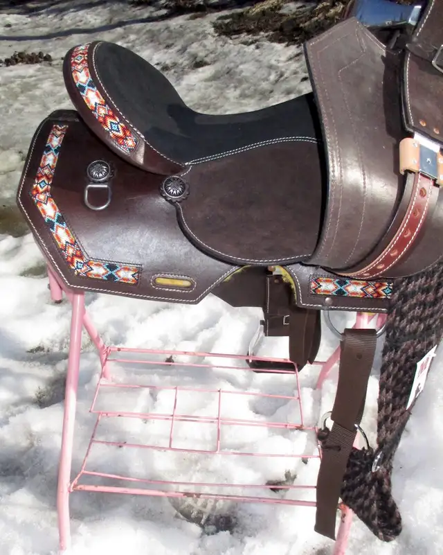 Uniquely Different 15" arena or trail saddle, new in Equestrian & Livestock Accessories in Dawson Creek - Image 10