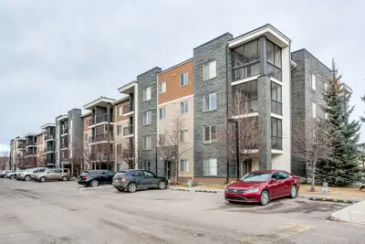 Very clean 2 bedrooms (MB with walk-in closet) 2 full bathrooms, den, dining, washer/dryer, stainles...