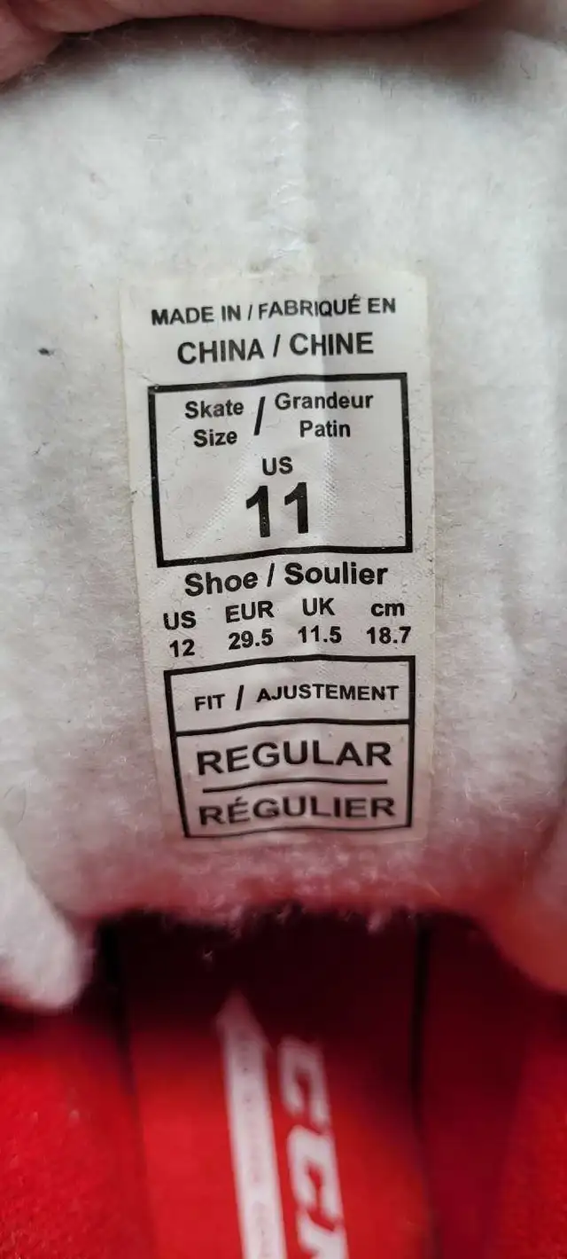 Youth hockey skate size 11 in Skates & Blades in City of Toronto - Image 3